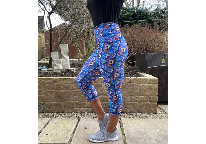 Capri Daisy Dreamscape Leggings with pockets