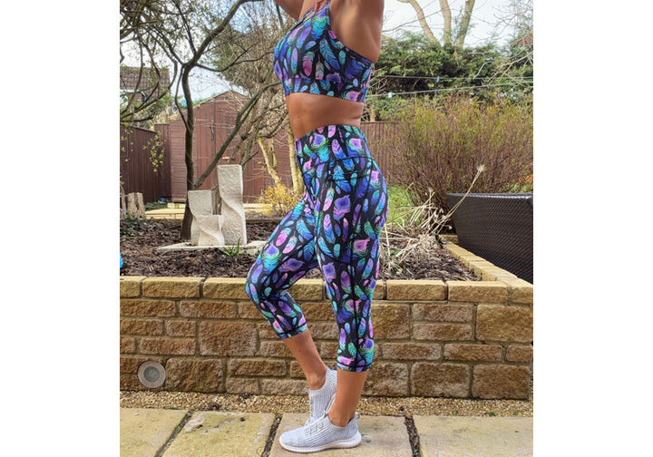 Capri Feather Frenzy Leggings with pockets