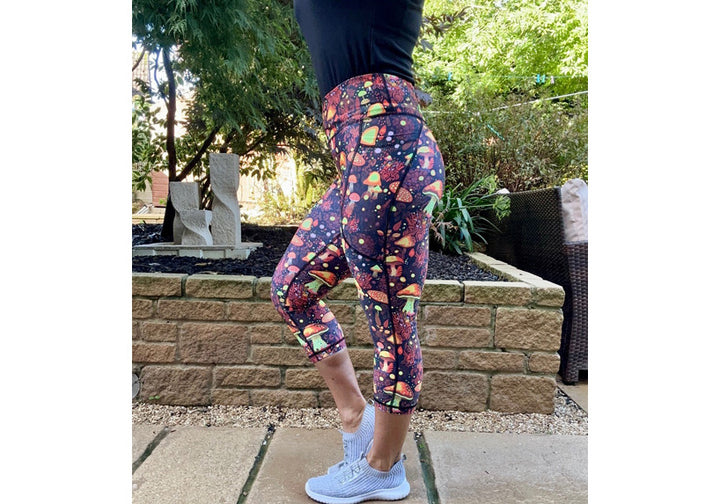 Capri Funky Fungi Leggings with pockets