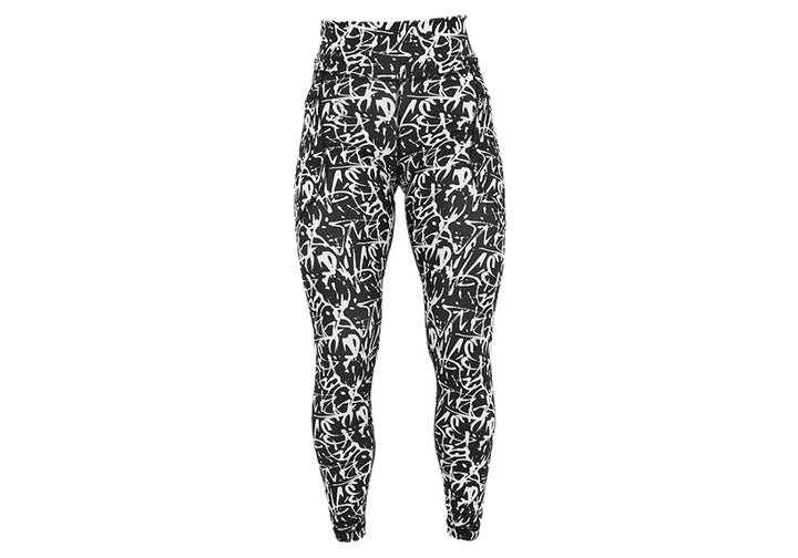 Monochromatic leggings with pockets