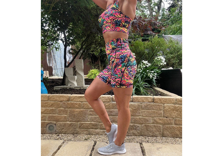 Oasis Mid Shorts with pockets